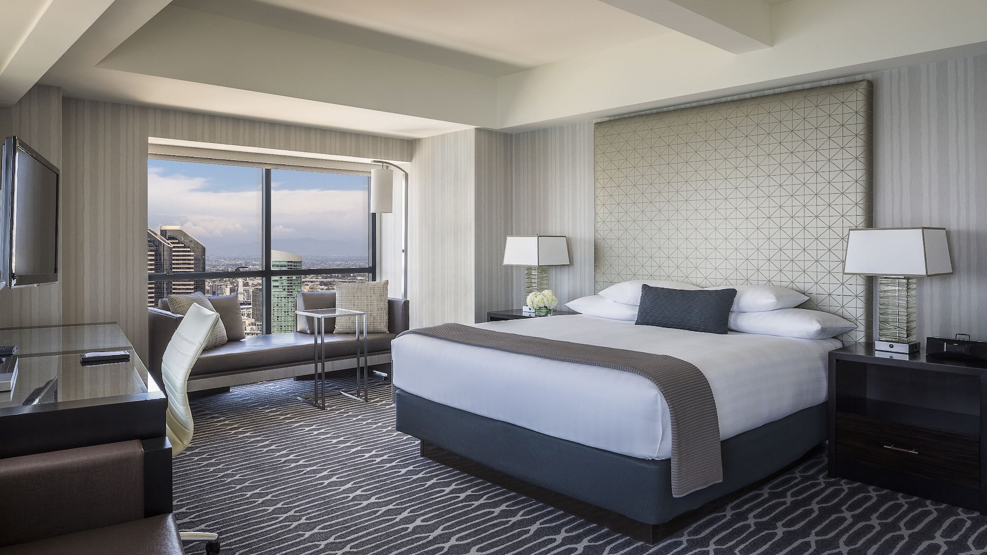 2 of 4 Manchester Grand Hyatt San Diego King Bed City View
