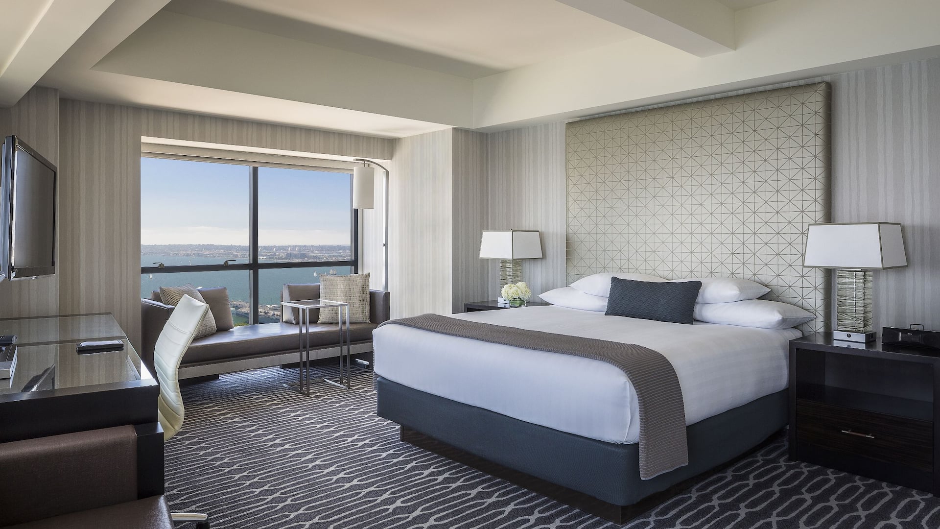2 of 4 Manchester Grand Hyatt San Diego King Bed Bay View