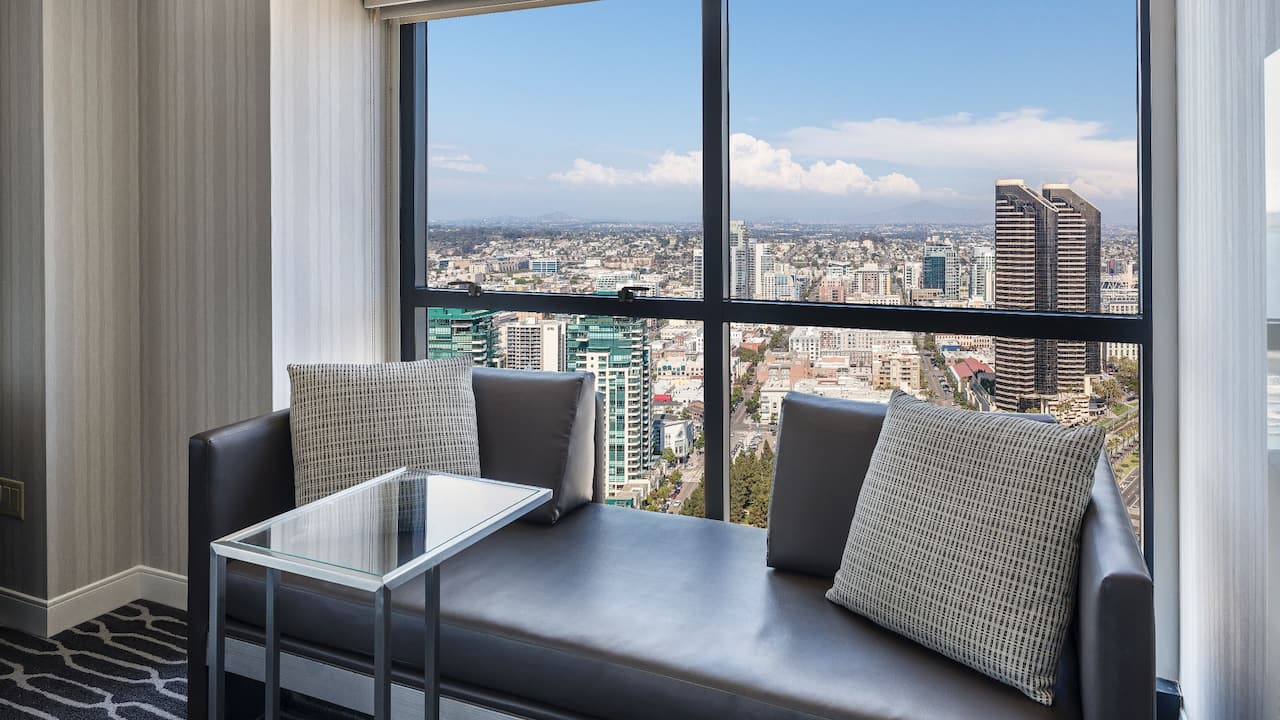 King Grand Club Seating Premium City View