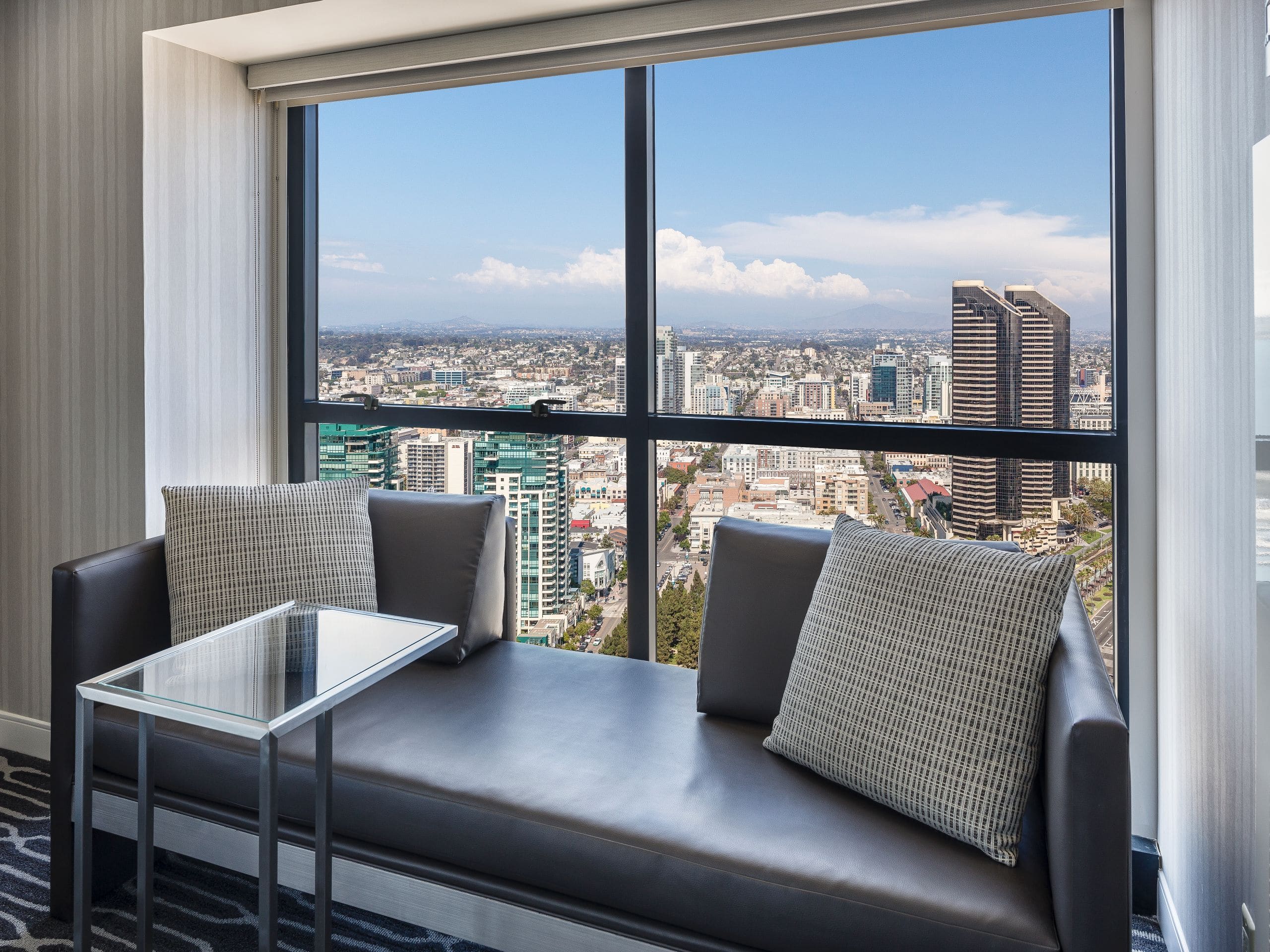 King Grand Club Seating Premium City View