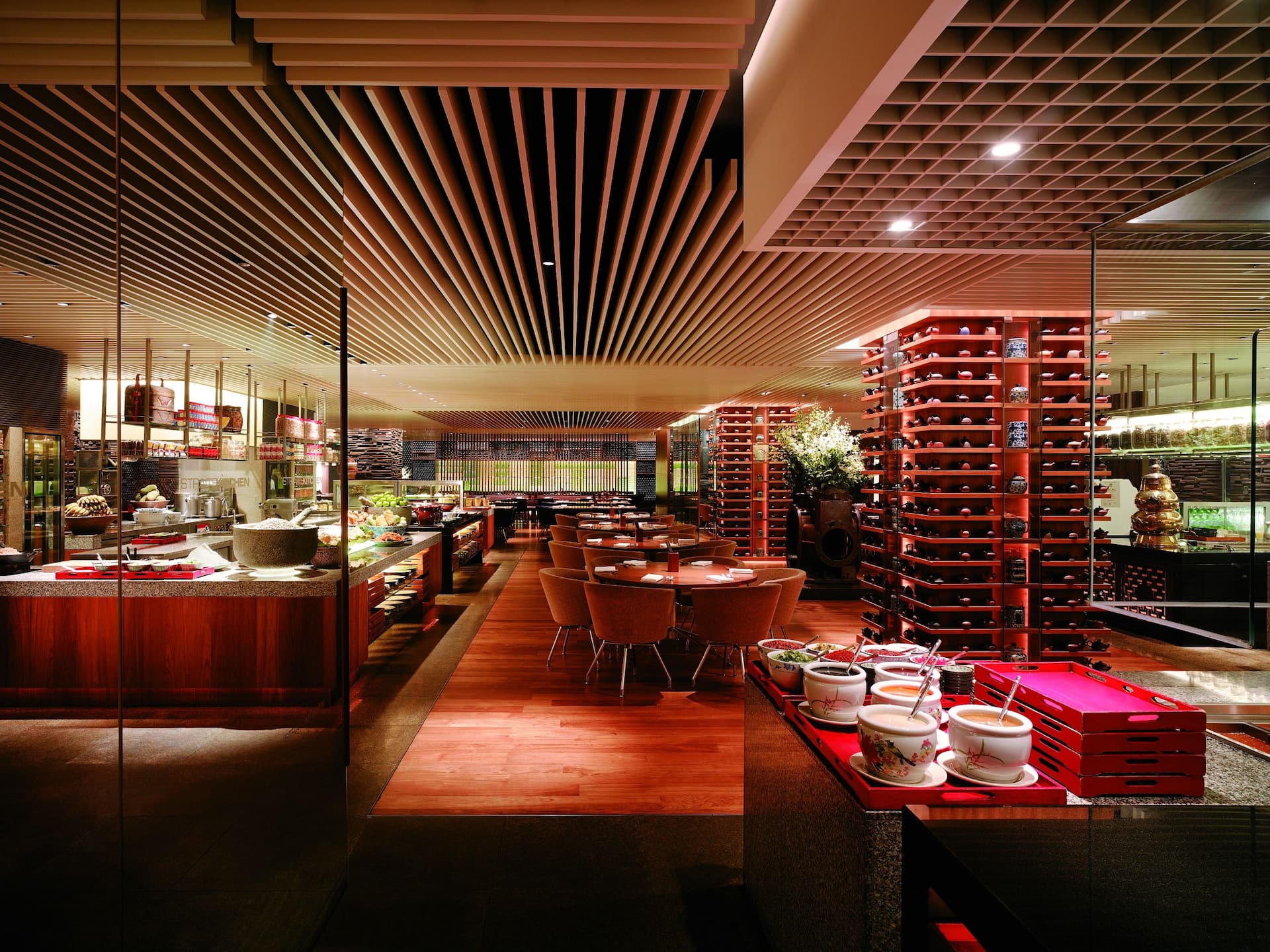 Buffet in StraitsKitchen at Grand Hyatt Singapore