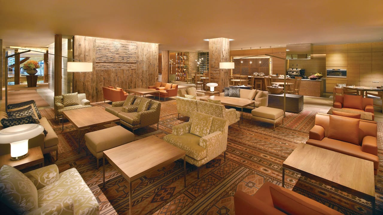 10 SCOTTS Living & Dining at Grand Hyatt Singapore