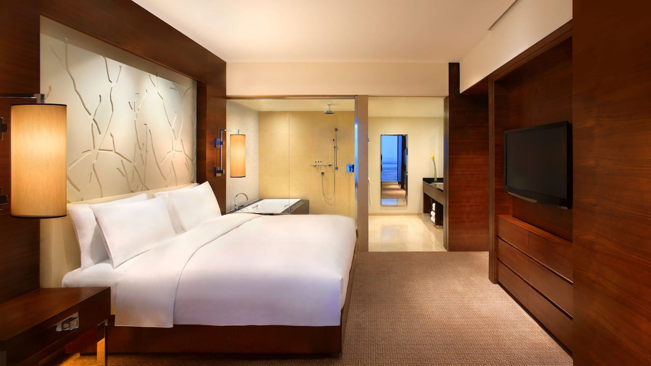 Luxury Hotel Rooms and Suites in Macau | Grand Hyatt Macau