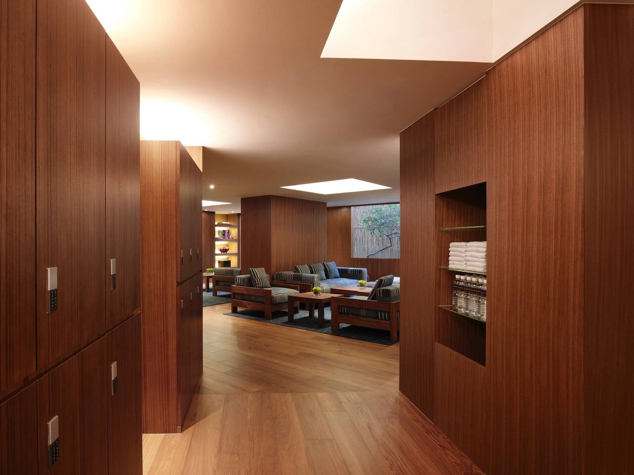 Mens Lounge
