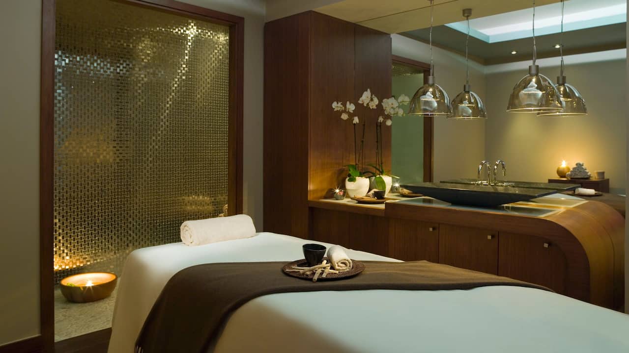 Grand Hyatt Istanbul Gaia Spa Treatment Room