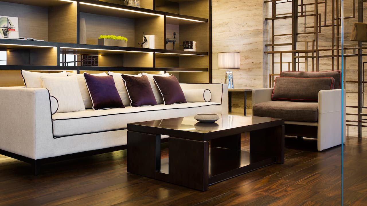 Grand club lounge