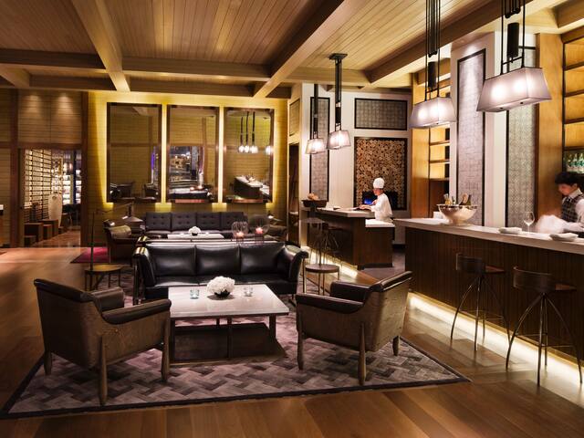 Forno wine room