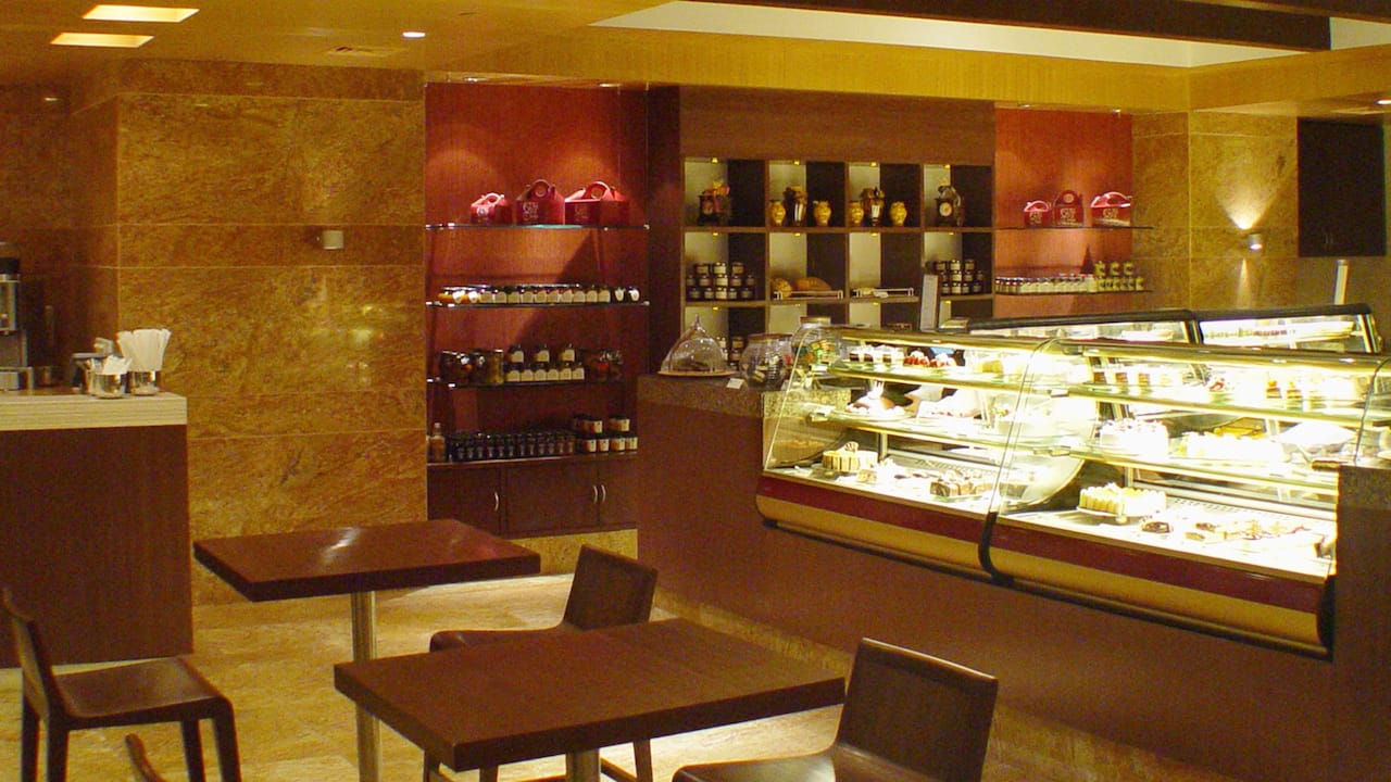 Fotos Und Bewertungen Grand Hyatt .hyatt melbourne, christiaan georgio melbourne showcases it's bespoke boutique salon.