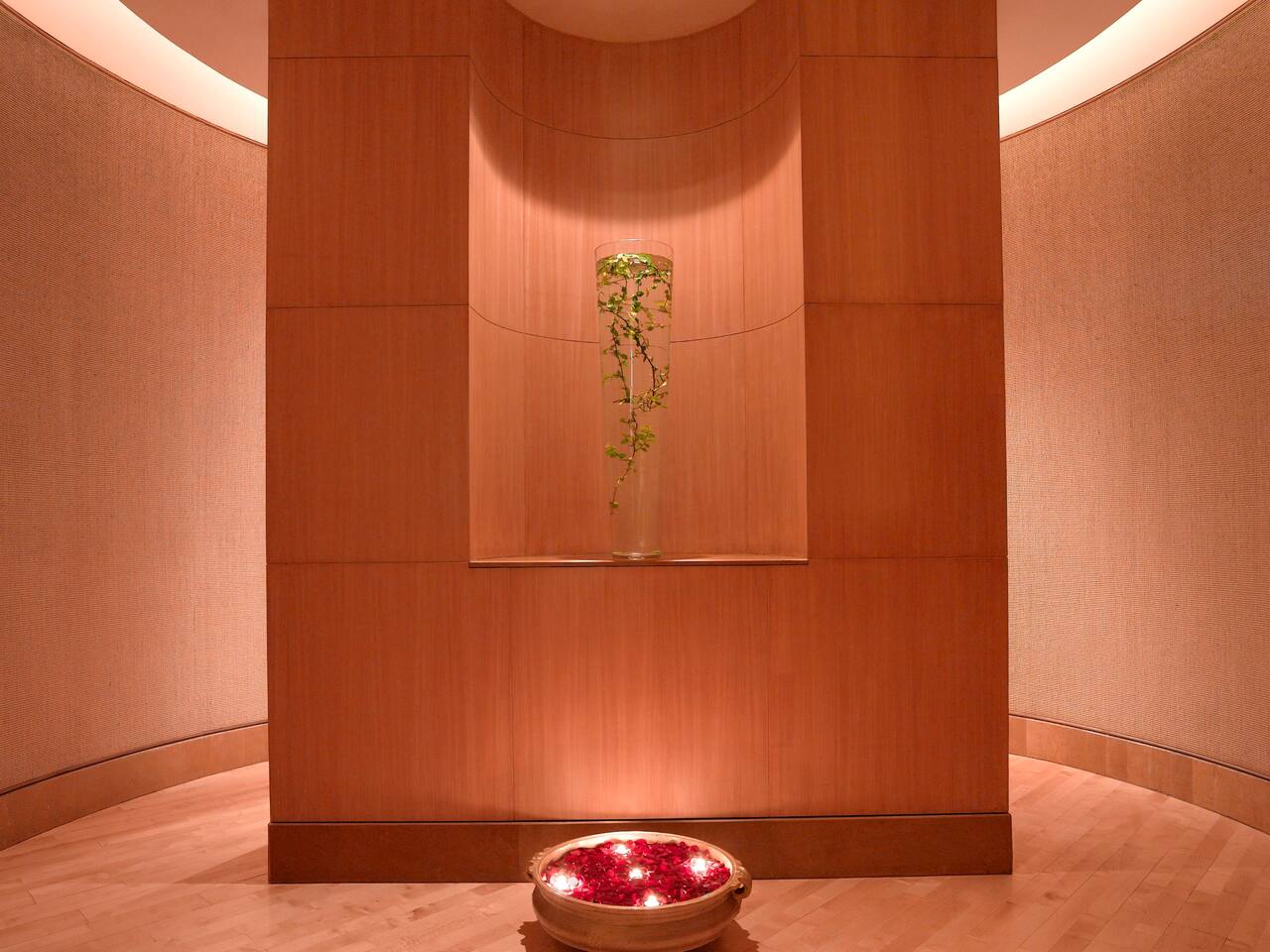 Club-Oasis-Spa-Entrance