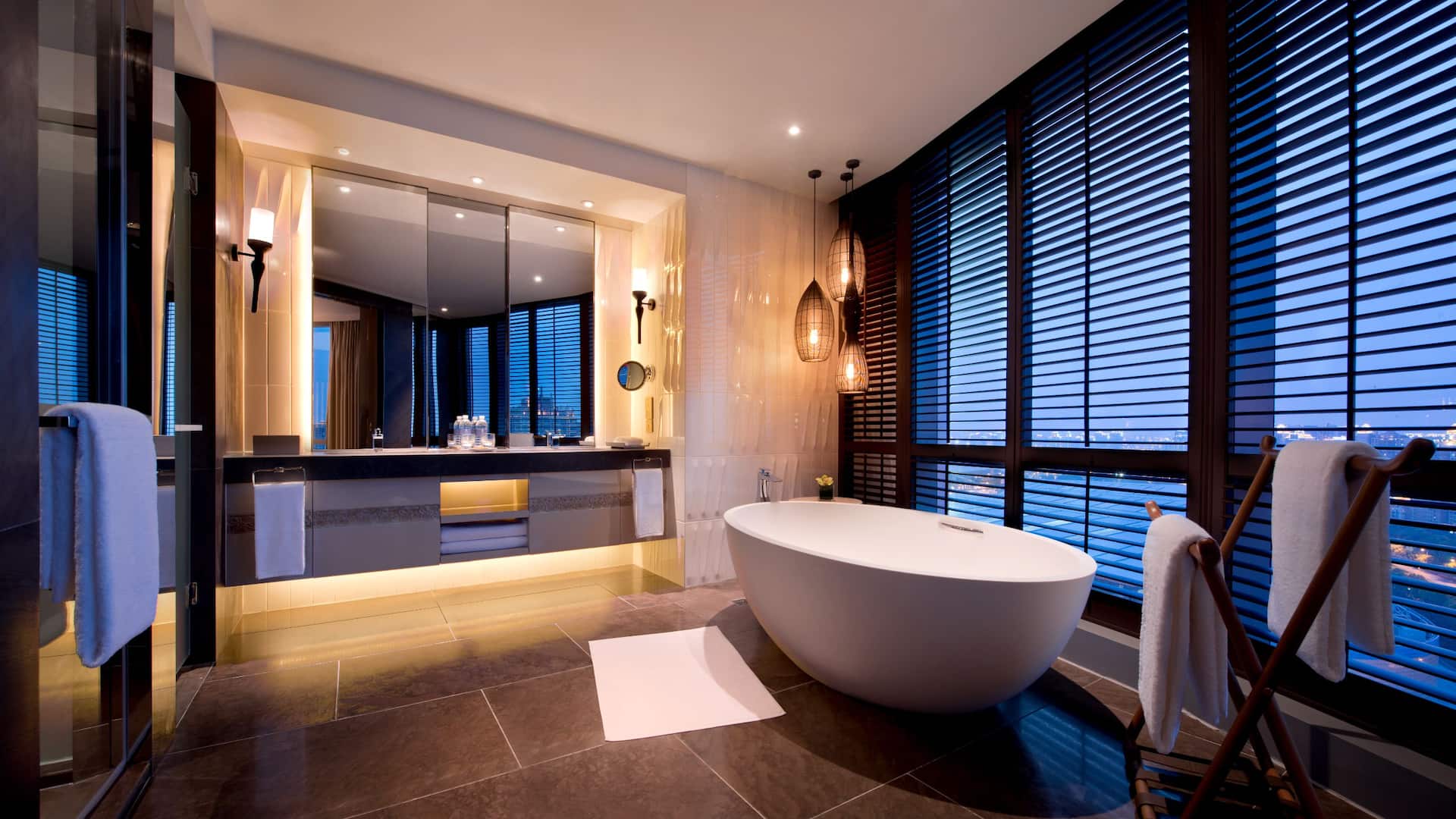 3 of 3 Hyatt Regency Suzhou Regency Executive Suite Bathroom
