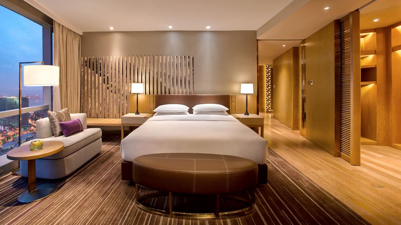 Executive Suite Bedroom