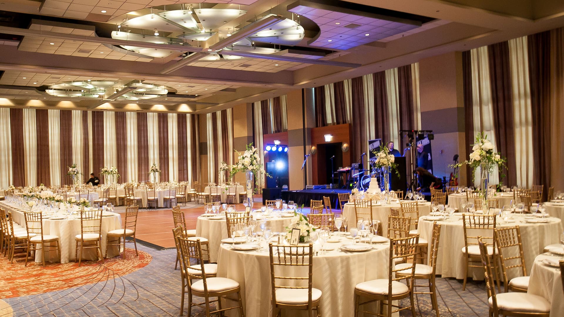 Hyatt Regency Chicago Wedding Setup
