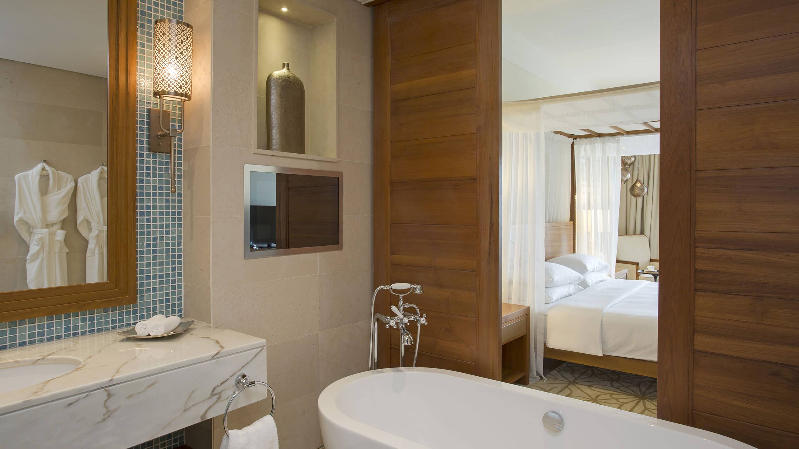 2 из 5 Park Hyatt Zanzibar Park Deluxe King Bathroom