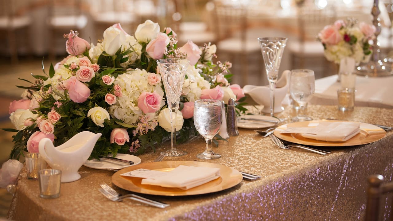 Decorated table set at a Jacksonville hotel wedding venue
