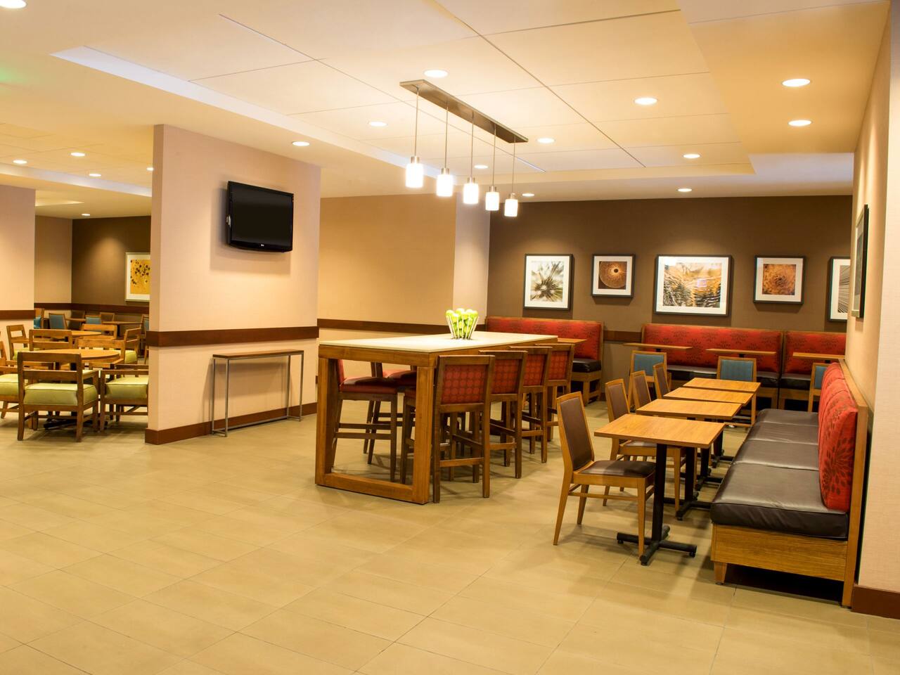Guest Kitchen Seating