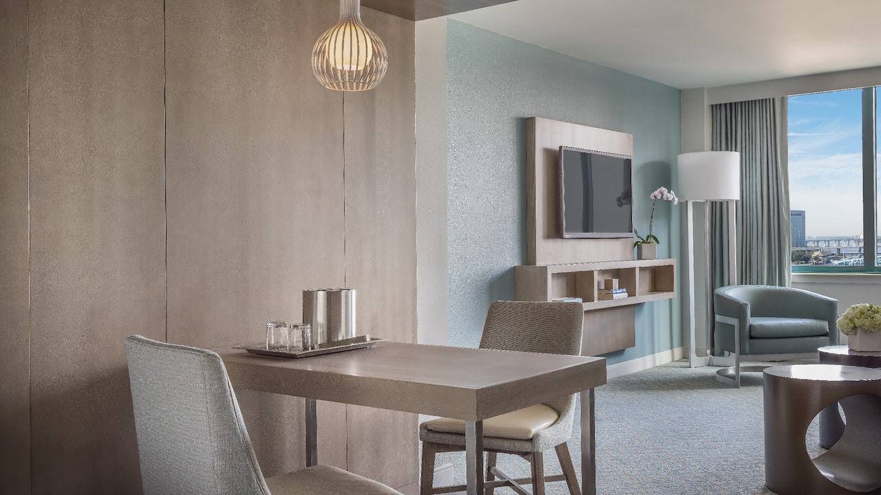 Dining Table Hyatt Regency Jacksonville Riverfront