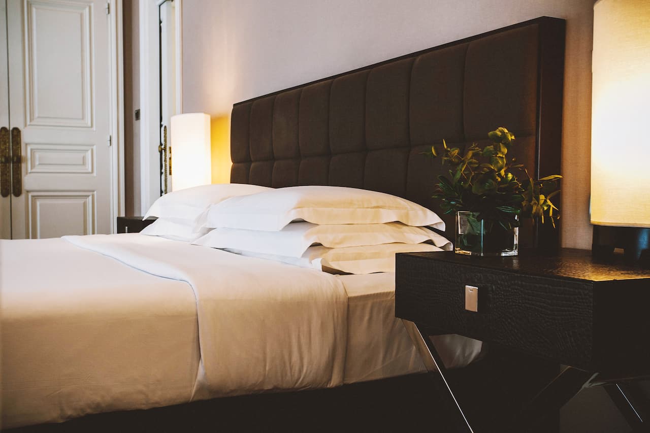 Bed, night stand