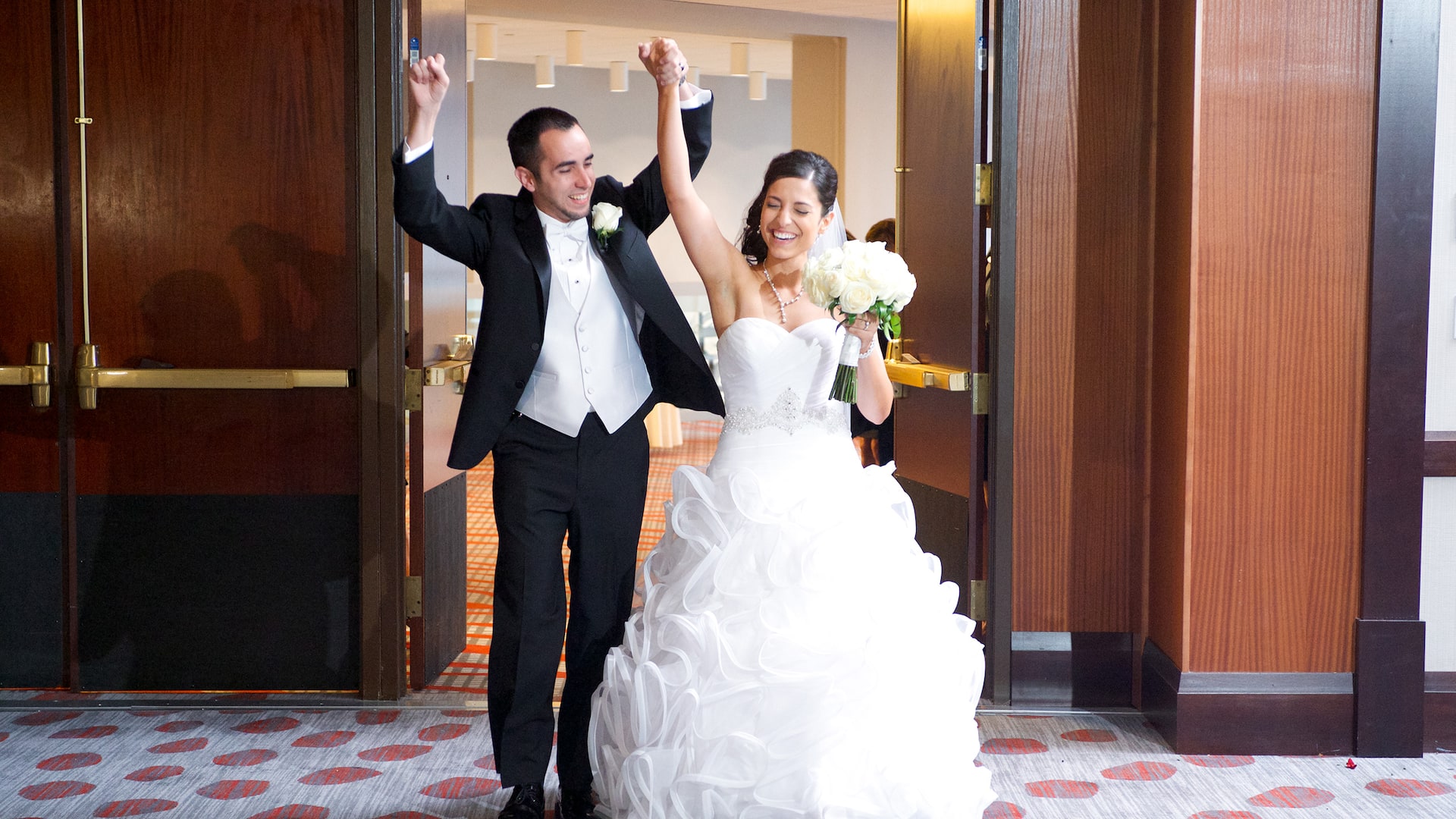 Hyatt Regency Cincinnati Bride and Groom
