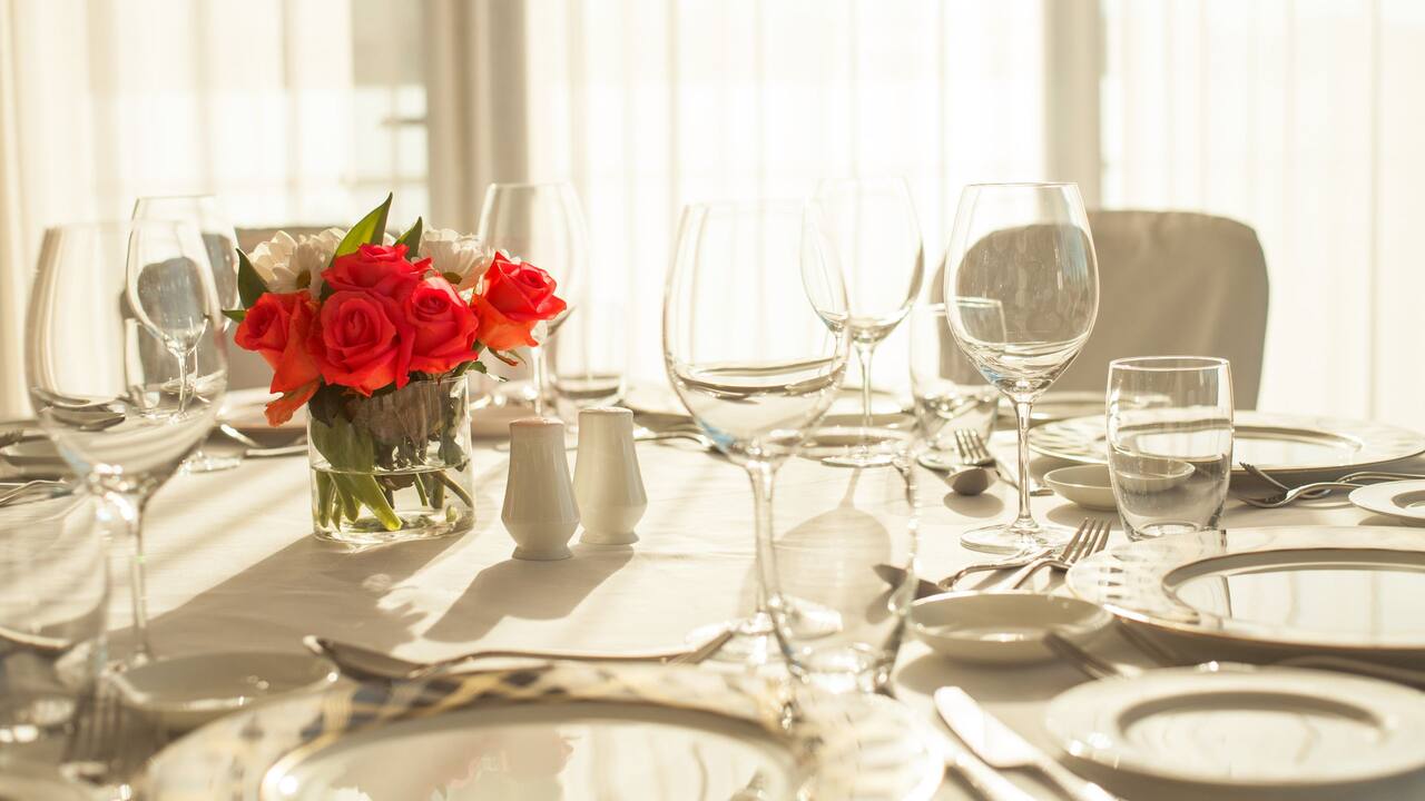 banquet setting