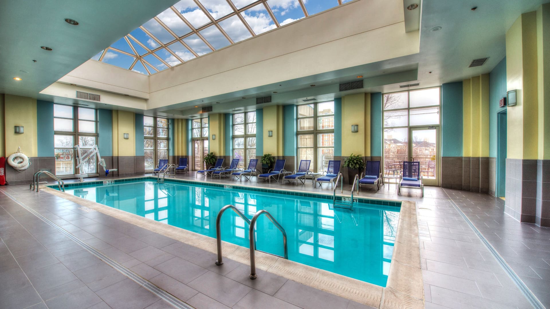 Hyatt Regency Reston Pool
