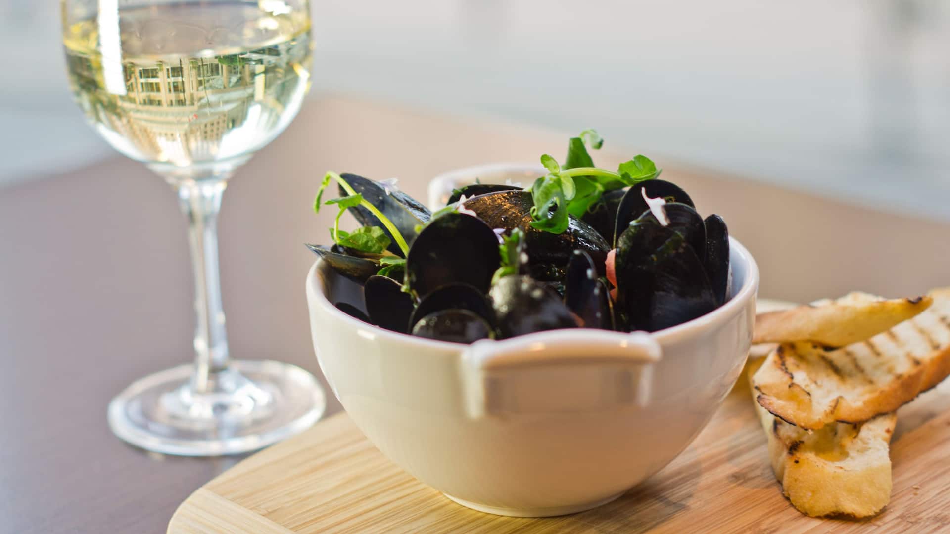 Hyatt Regency Vancouver Mosaic Happy Hour