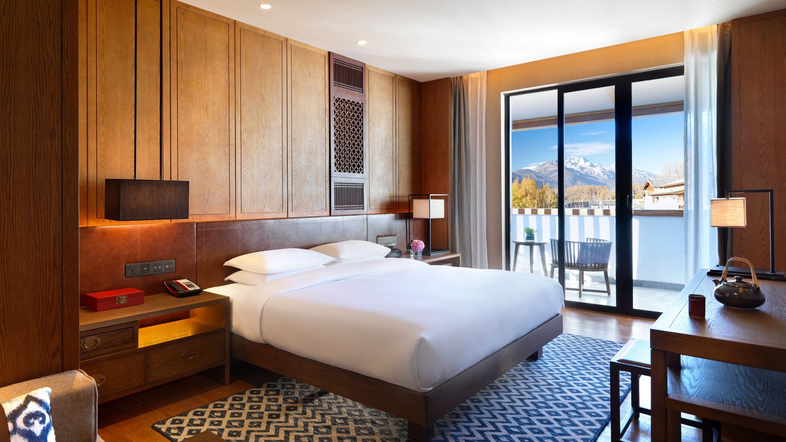 2/2 Jinmao Hotel Lijiang Grand King Room