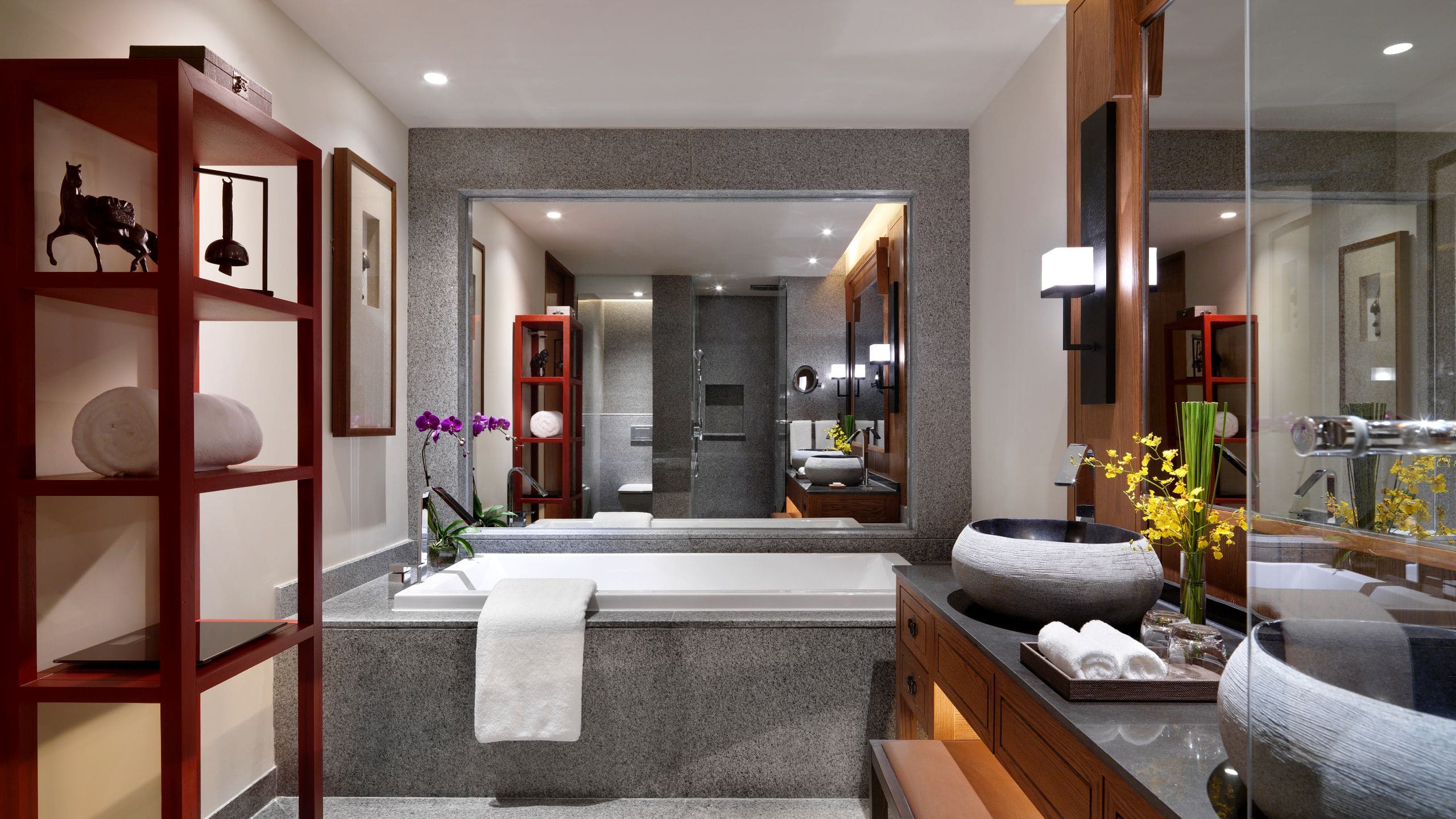 1/2 Jinmao Hotel Lijiang Guest Room Bathroom