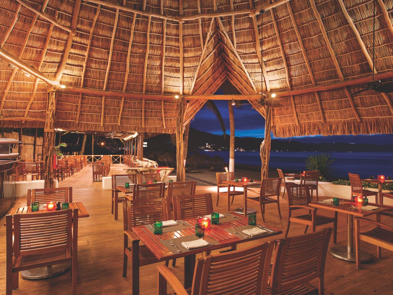 All Inclusive Dining Drinks Hyatt Ziva Puerto Vallarta This Restaurant Prepares Southern Asian Foods Offering A Culinary Excursion Don T Miss Our Famous Singapore Sling Variety Of Martinis Or The Octopus