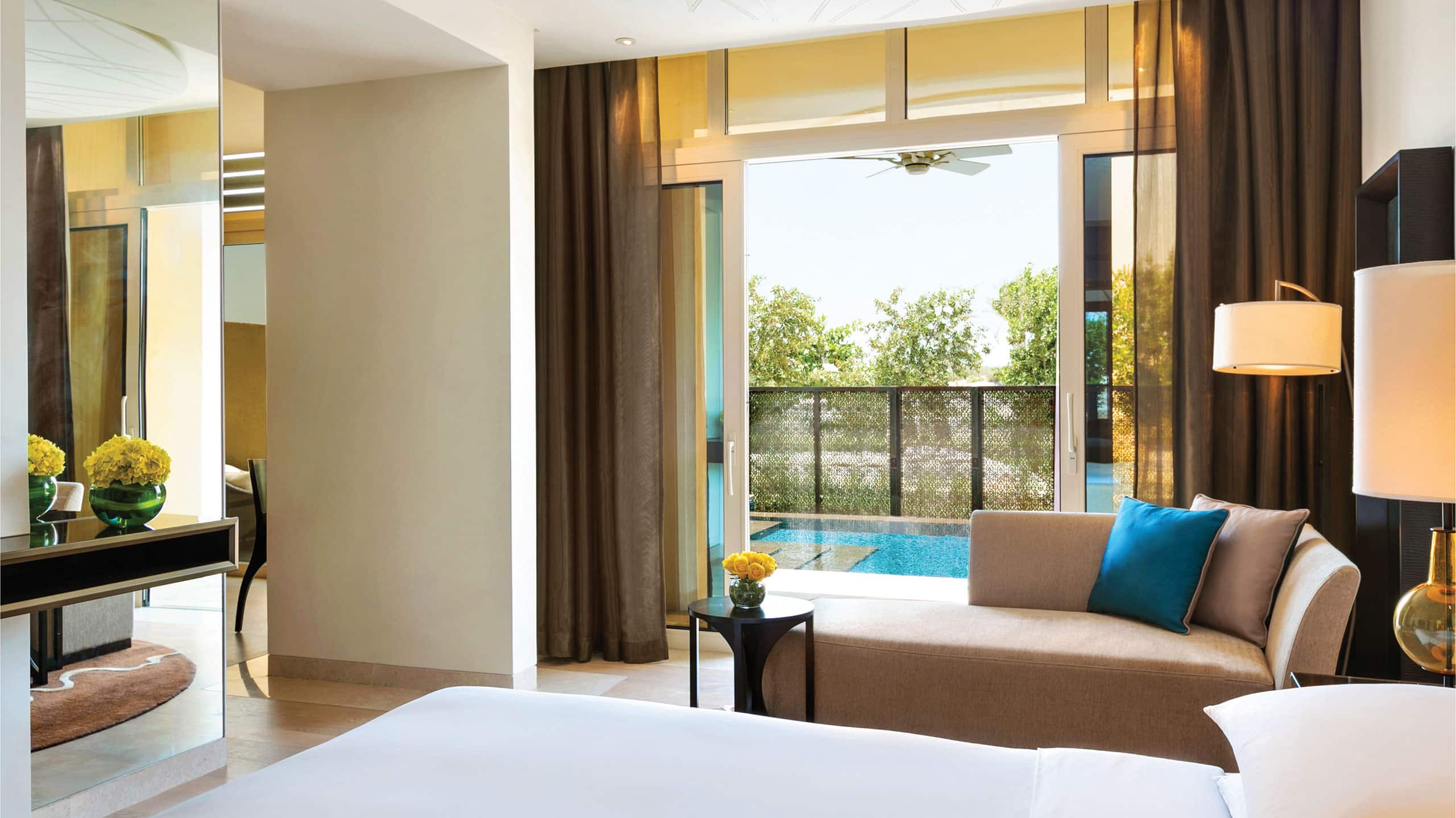 2 de 5 Park Hyatt Abu Dhabi Hotel and Villas Beach View Suite Bed Room