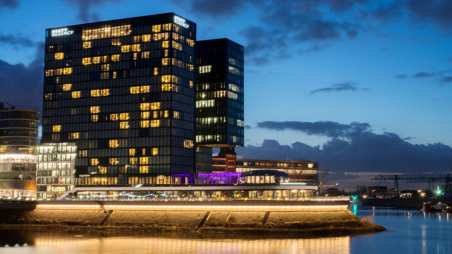 Luxury Hotels In Dusseldorf Germany Hyatt Regency Dusseldorf Exterior