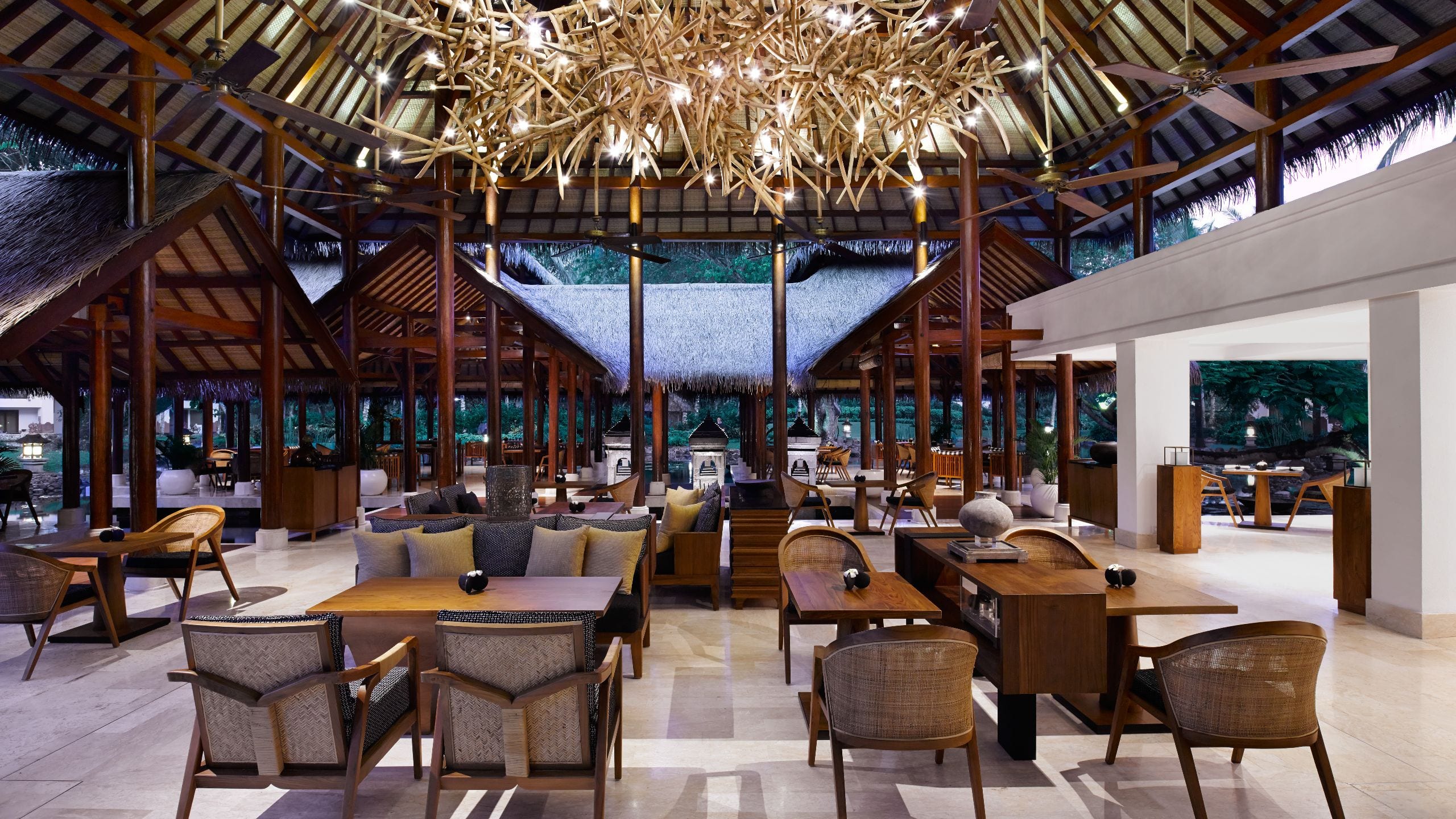 Grand Club Lounge Nusa Dua Bali, Grand Hyatt