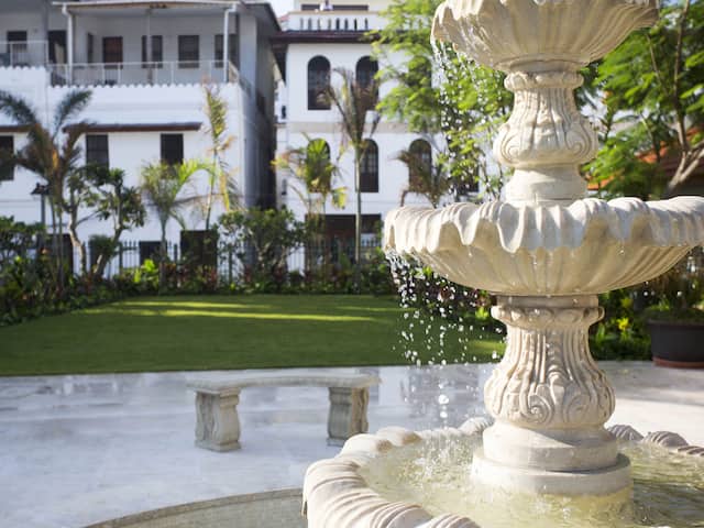  Park Hyatt Zanzibar Garden Fountain