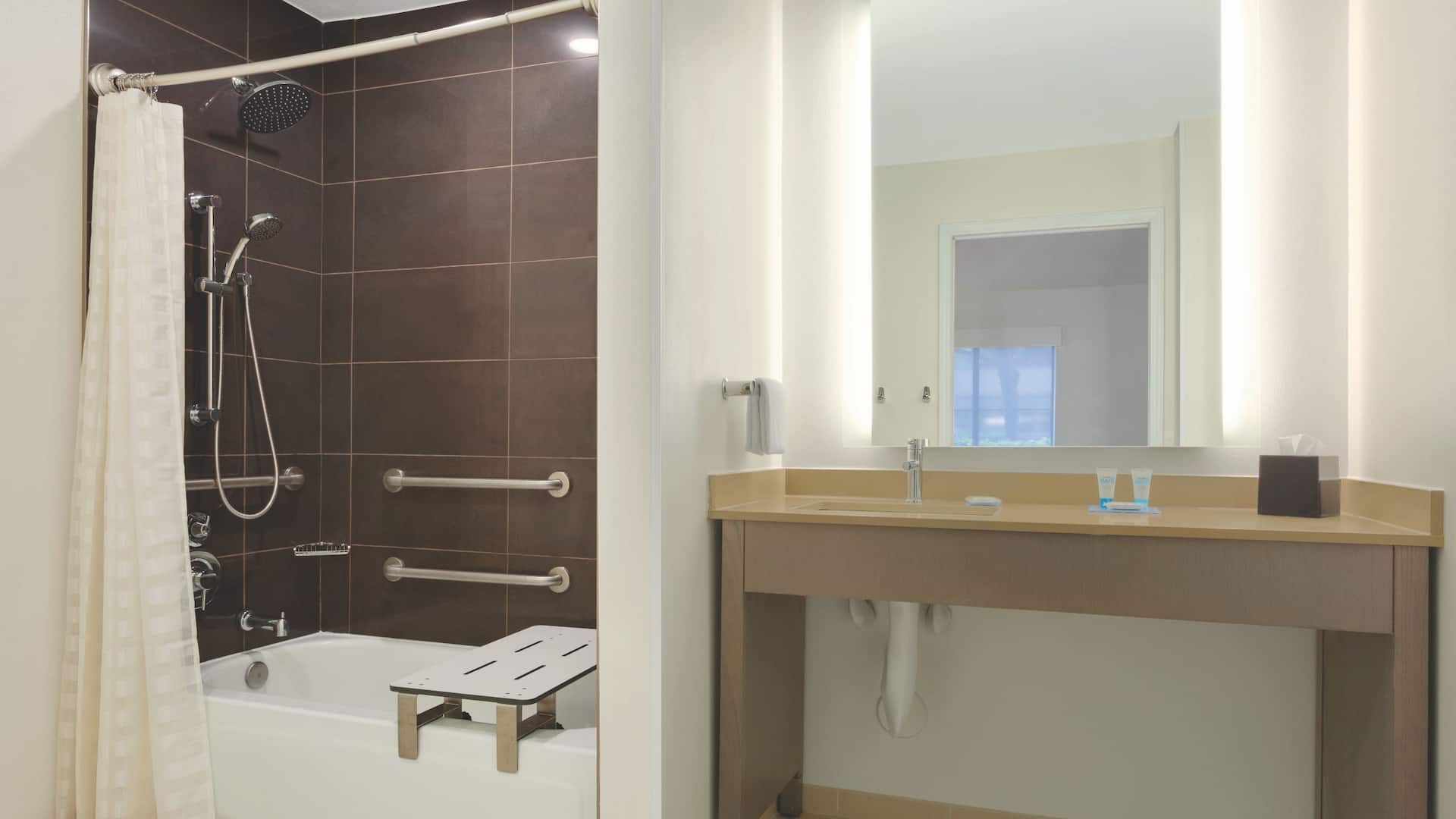 2/2 Hyatt House Cypress/Anaheim Accessible Bathroom