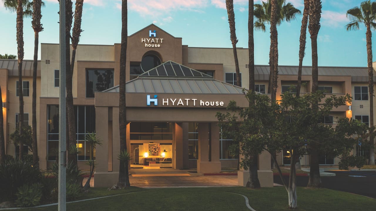 Exterior at dusk of Hyatt House Cypress/Anaheim