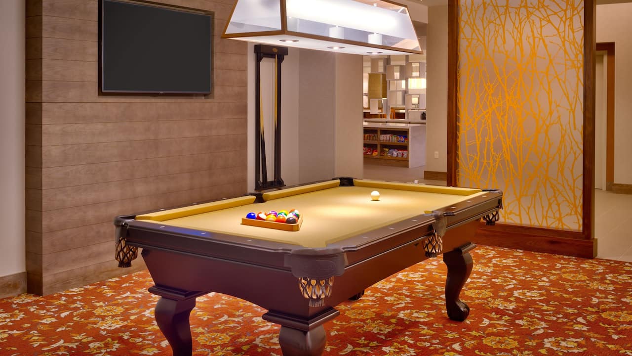 Hyatt House Salt Lake City / Downtown billiards room