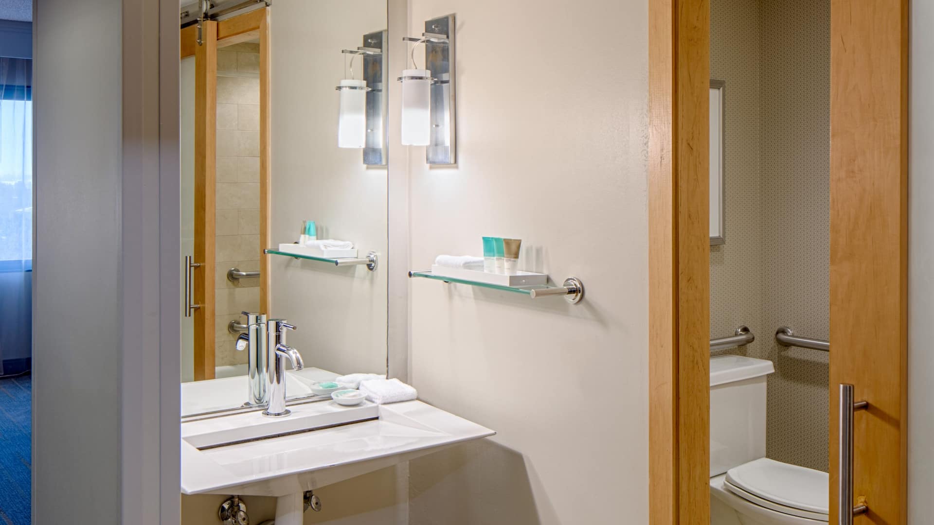 第 3，共 3 Hyatt Regency Santa Clara ADA Bath
