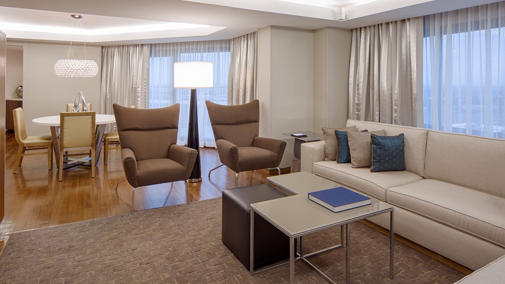 Hyatt Regency Santa Clara Suite