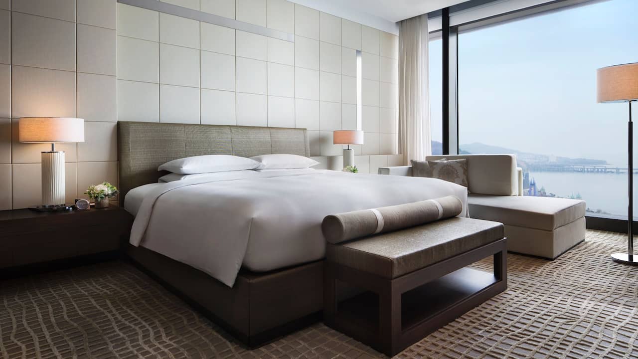 Chairman Suite Bedroom at Grand Hyatt Dalian