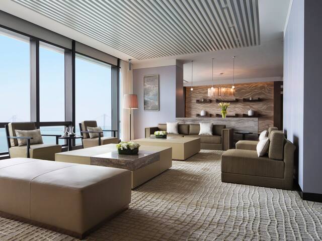 Chairman Suite Living Room