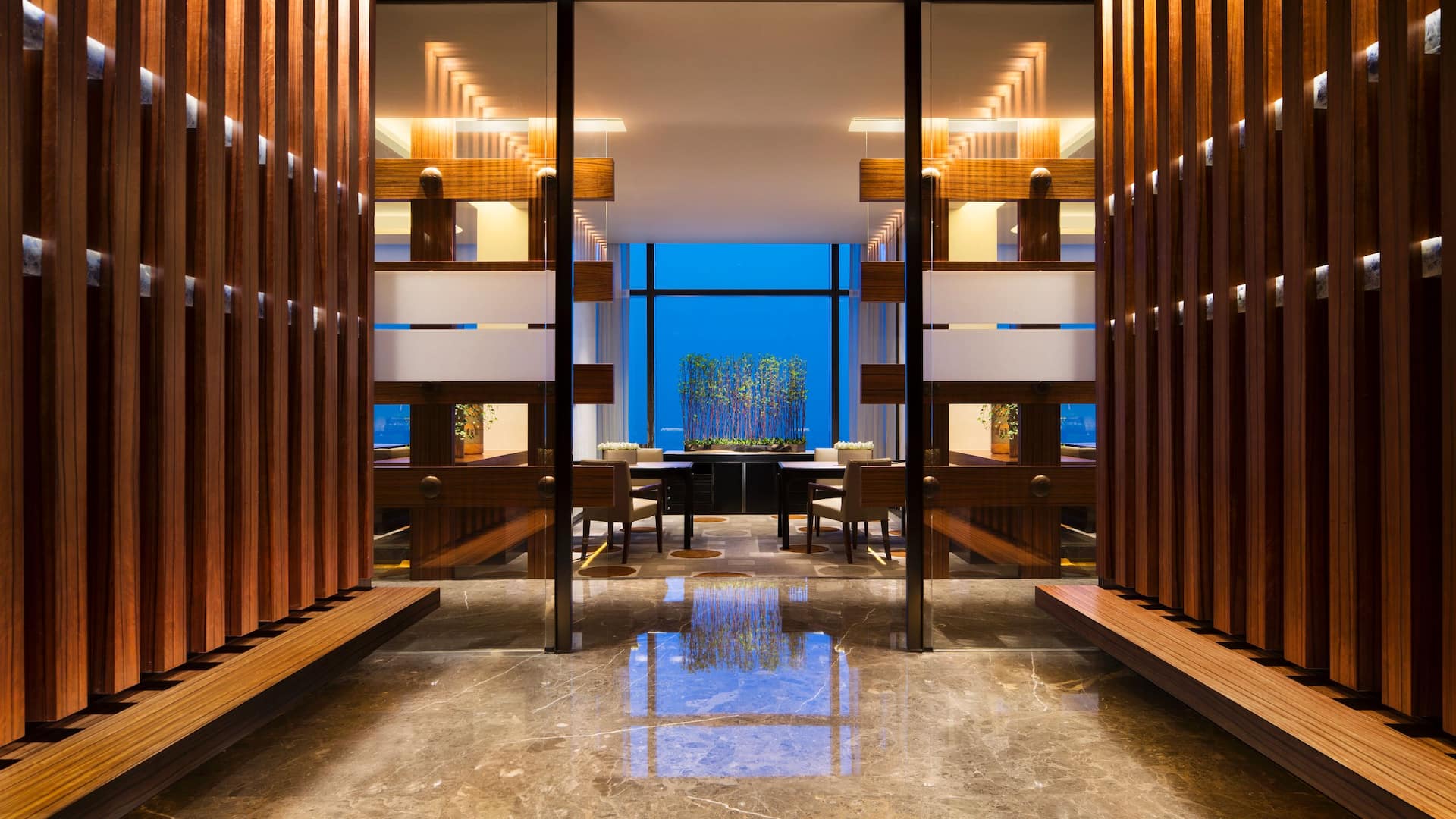 1 de 3 Grand Club Entrance