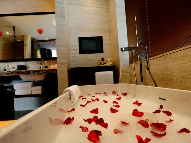 Wedding spa tub