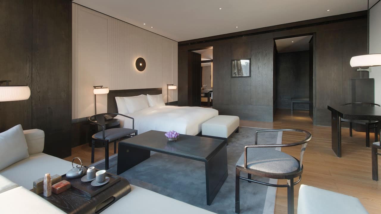 Hyatt Regency Wuhan Optics Valley Rooms and Suites Regency Deluxe King