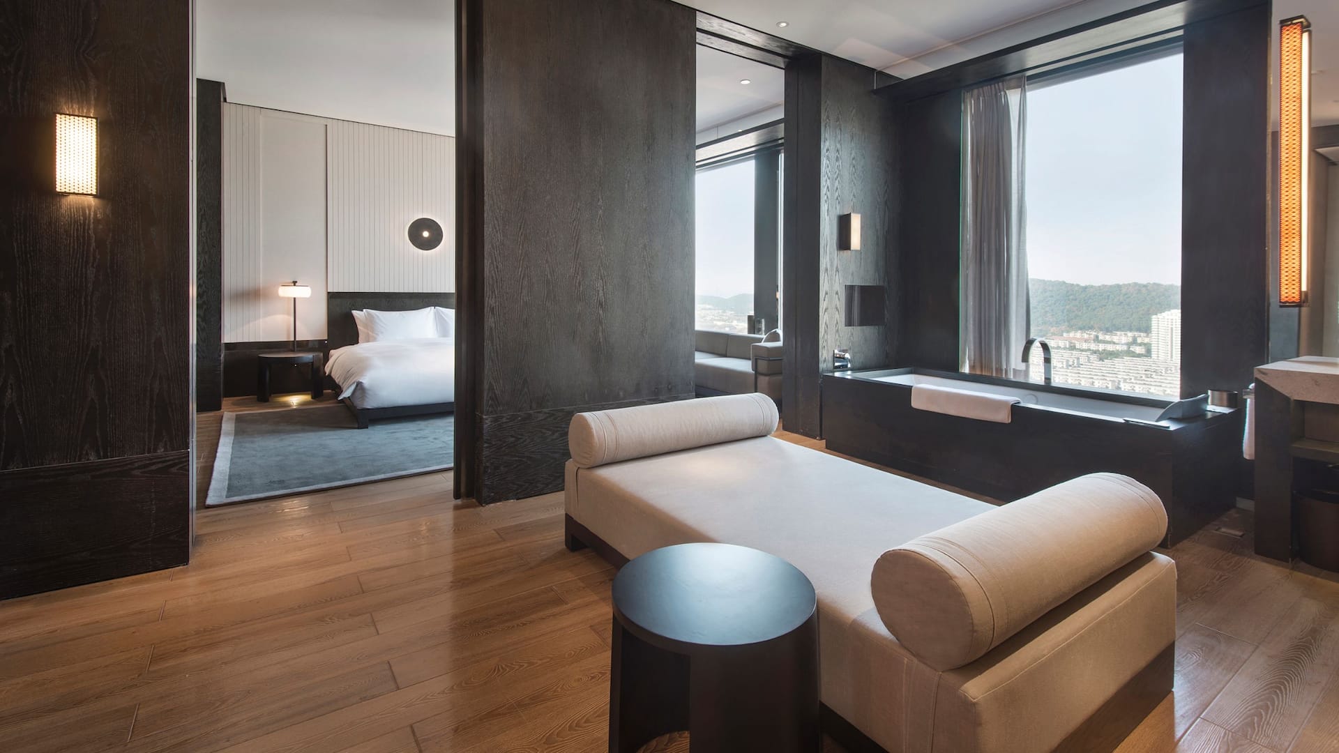 Hyatt Regency Wuhan Optics Valley Presidential Suite Bathroom