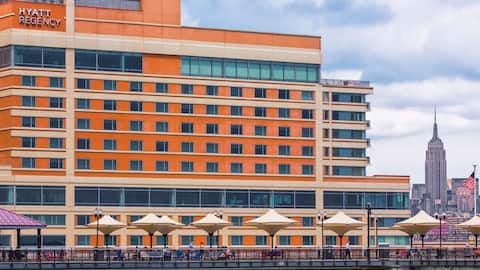 Jersey City Waterfront Hotel Near NYC | Hyatt Regency Jersey City
