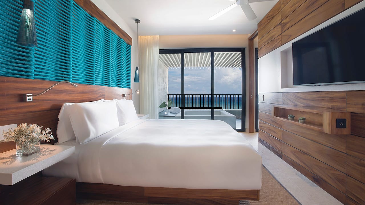 Oceanfront luxury resort in Playa del Carmen 