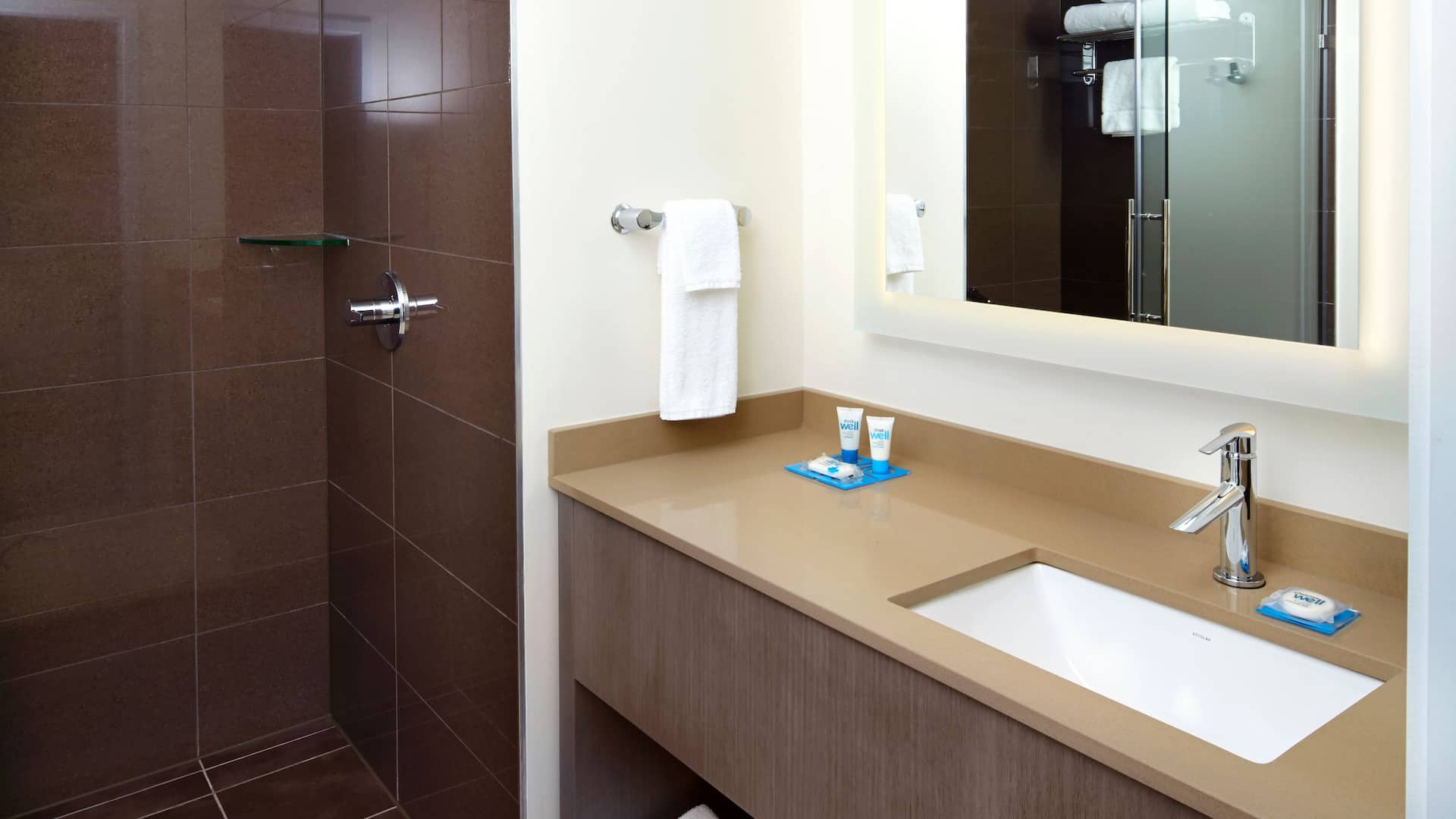 3 of 4 Hyatt House Pittsburgh/Bloomfield/Shadyside Guest Bath Shower