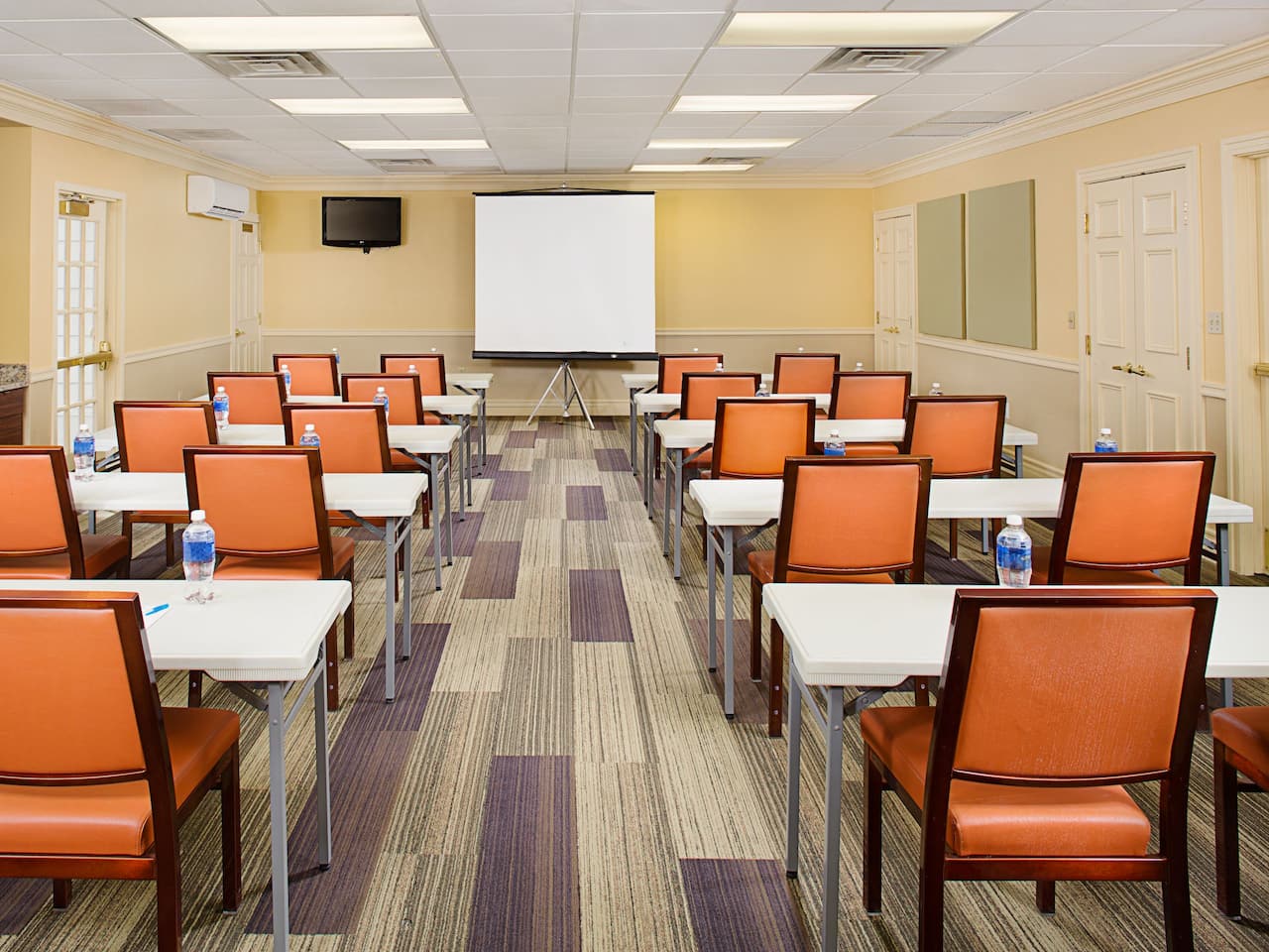 Hyatt House Mt. Laurel meeting room