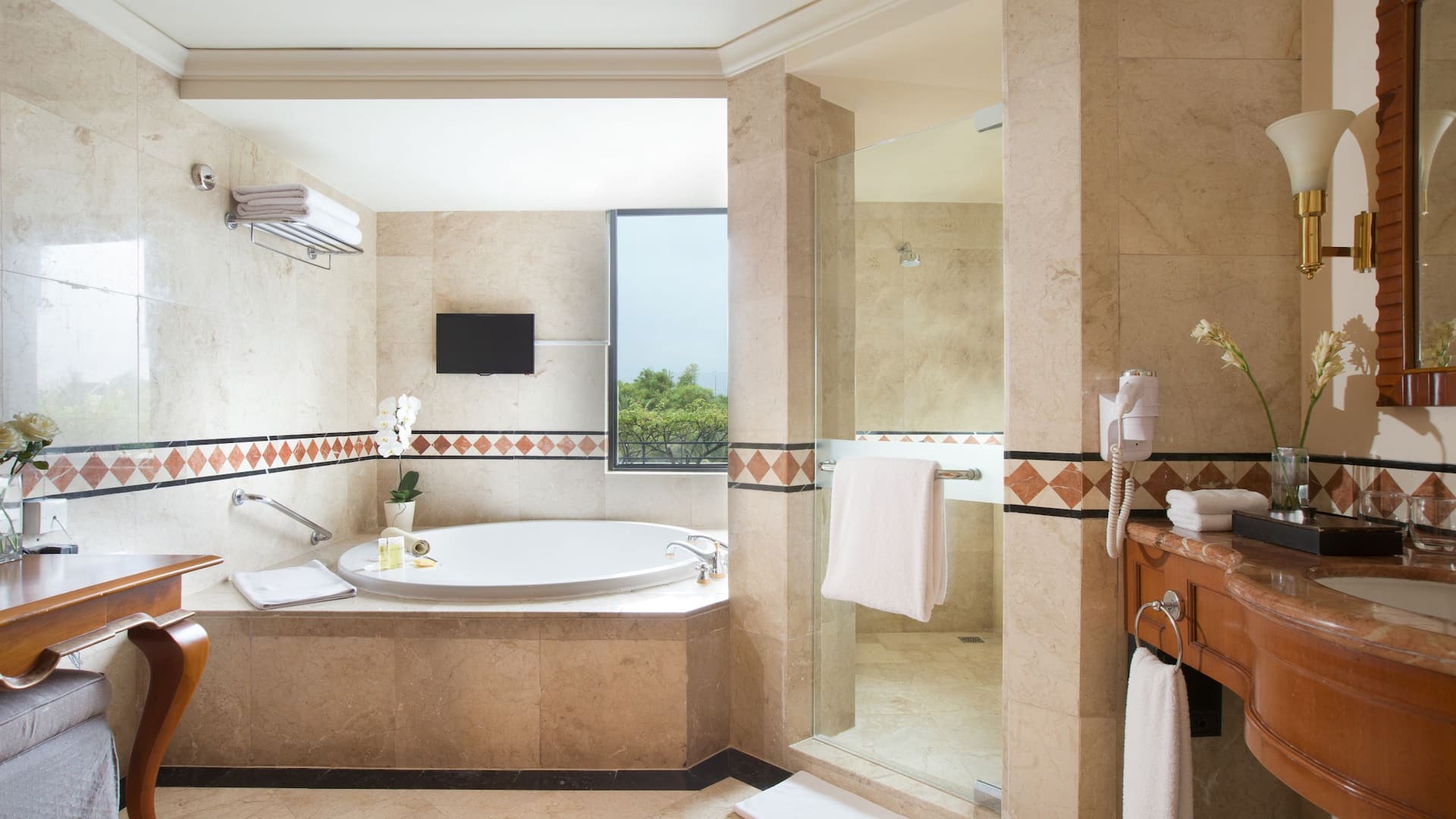 Hyatt Regency Yogyakarta Regency Executive Suite