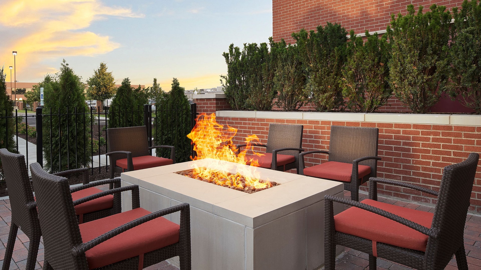 Hyatt Place Chicago/Midway Airport Firepit
