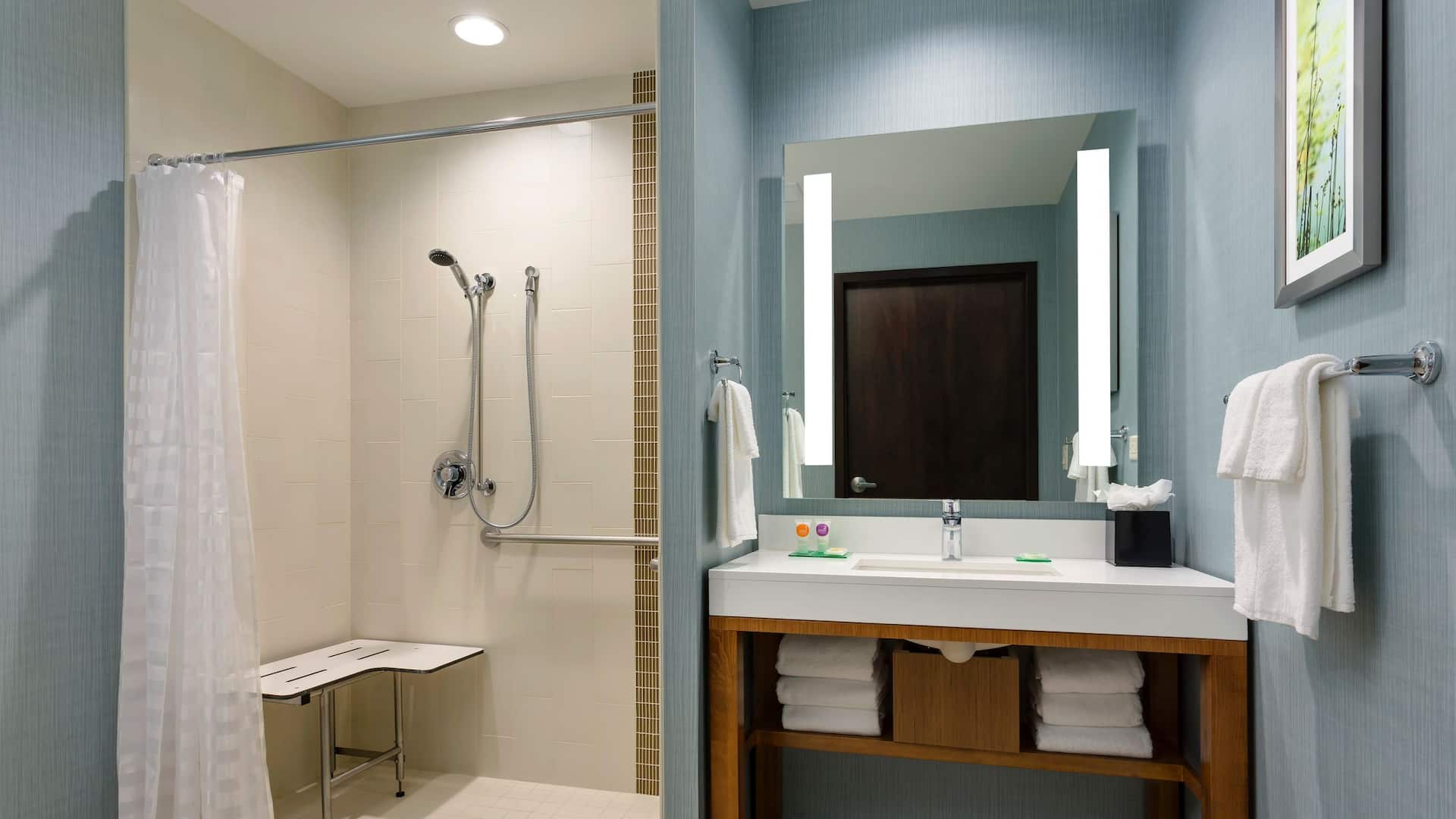 3 из 3 Hyatt Place Chicago/Downtown-The Loop ADA Rollin